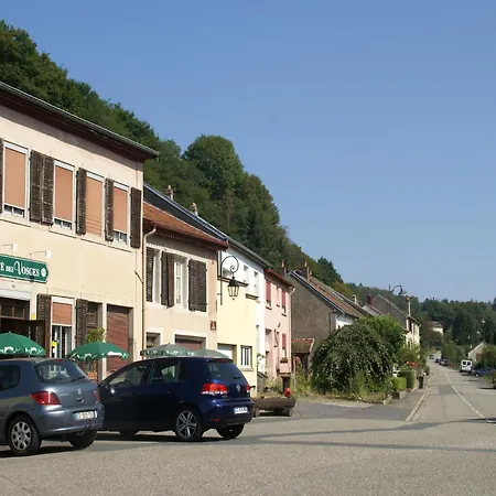 Holiday home Comfortable With Balcony, Cleaning Included *