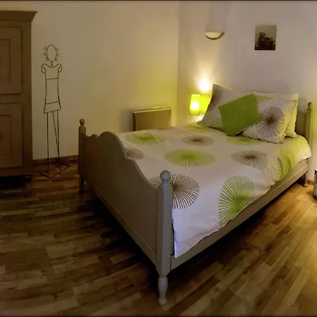 Comfortable With Balcony, Cleaning Included * Saint-Quirin